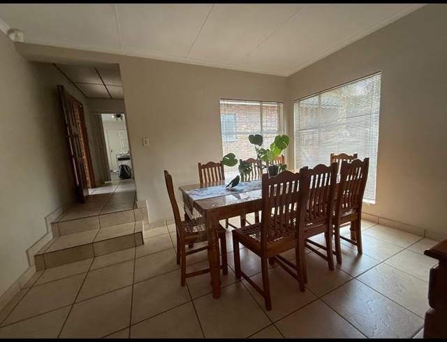 5 BEDROOM HOUSE FOR SALE IN VANDERBIJLPARK SE 3